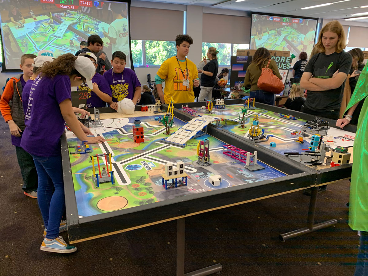 Volunteers at FIRST Lego League's State Championship - BUILDING